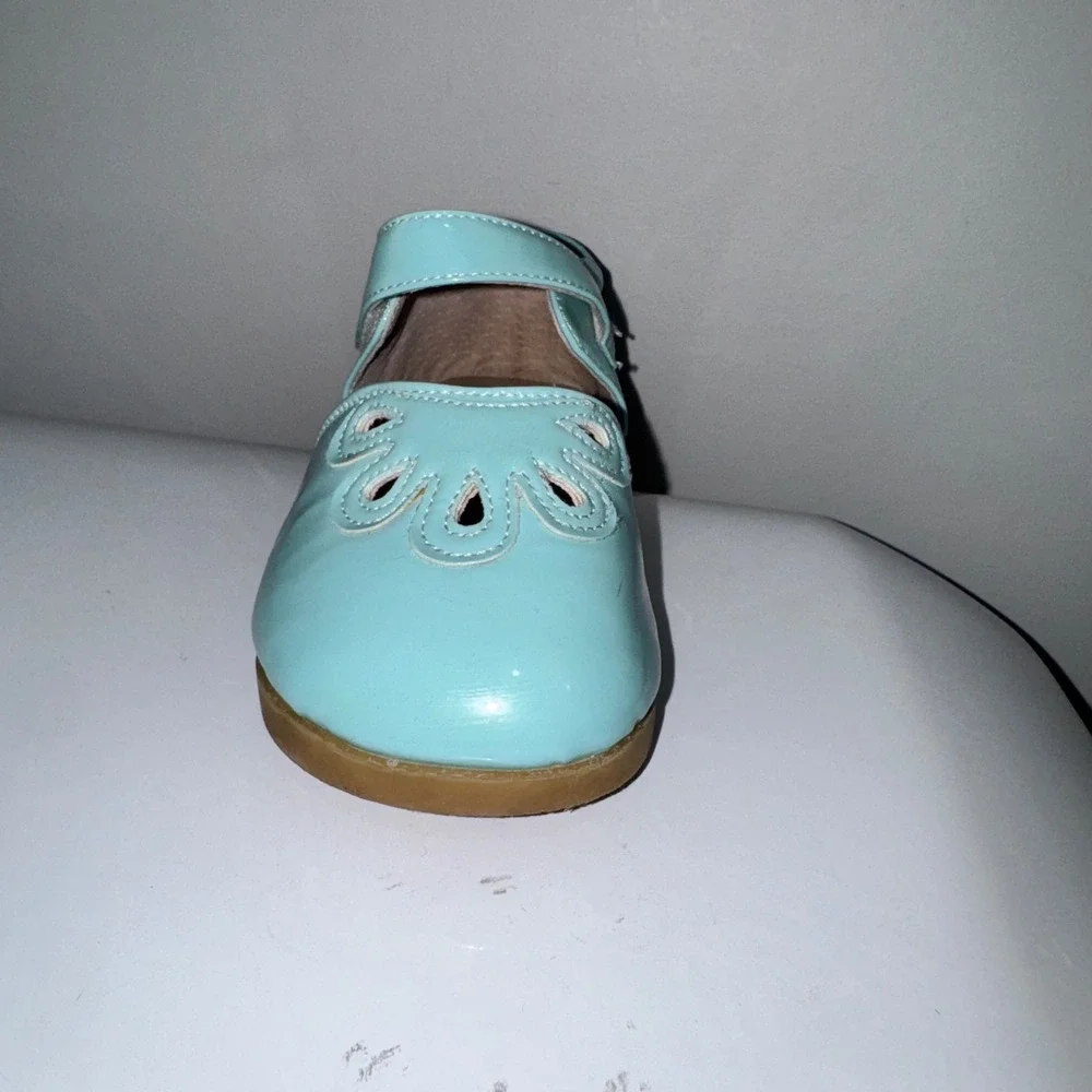 Shrimp & Grits Kids Sandal (RT only) Aqua Blue‎ Flower Accent Hook & Loop Size 2